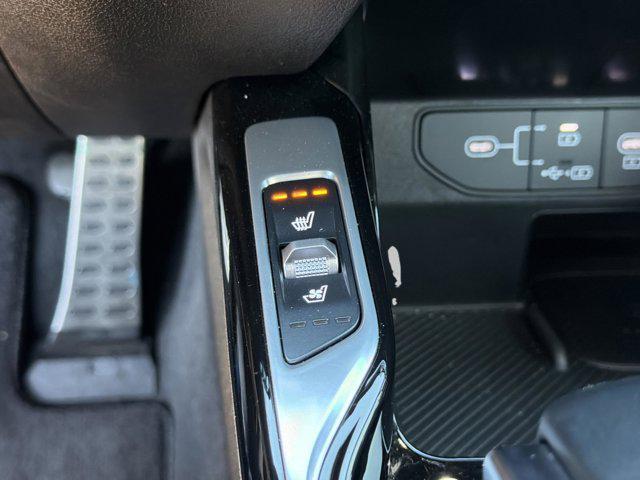 used 2025 Kia Sorento car, priced at $38,500