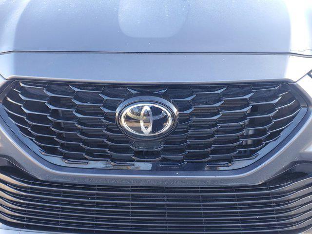 used 2024 Toyota Highlander car, priced at $44,250