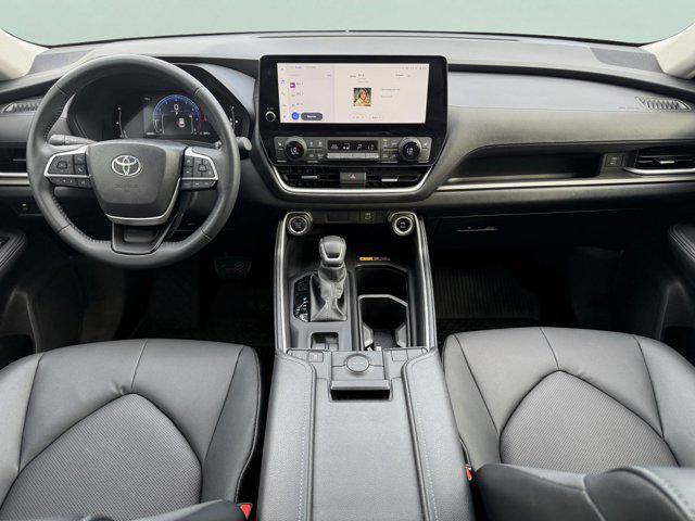 used 2024 Toyota Grand Highlander car