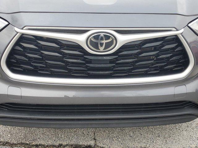 used 2022 Toyota Highlander car, priced at $33,000