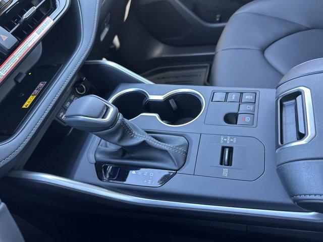 new 2025 Toyota Highlander car, priced at $48,755
