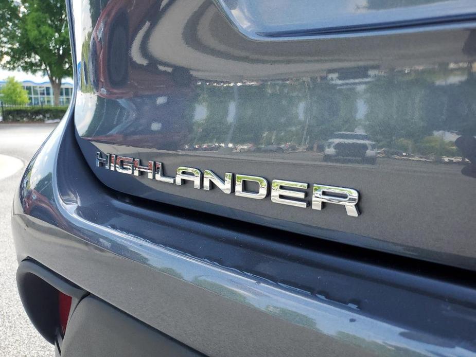 used 2023 Toyota Highlander car, priced at $39,744