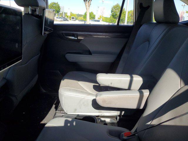 used 2021 Toyota Highlander car, priced at $36,650