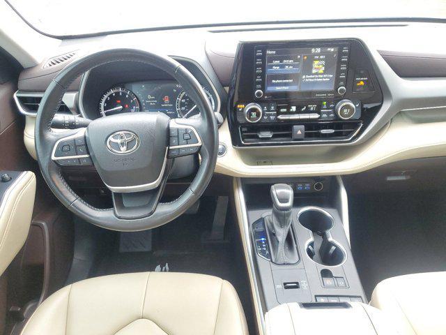 used 2022 Toyota Highlander car, priced at $35,500