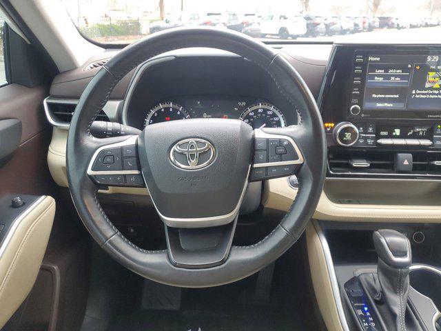 used 2022 Toyota Highlander car, priced at $35,500