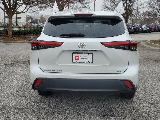 used 2022 Toyota Highlander car, priced at $35,500