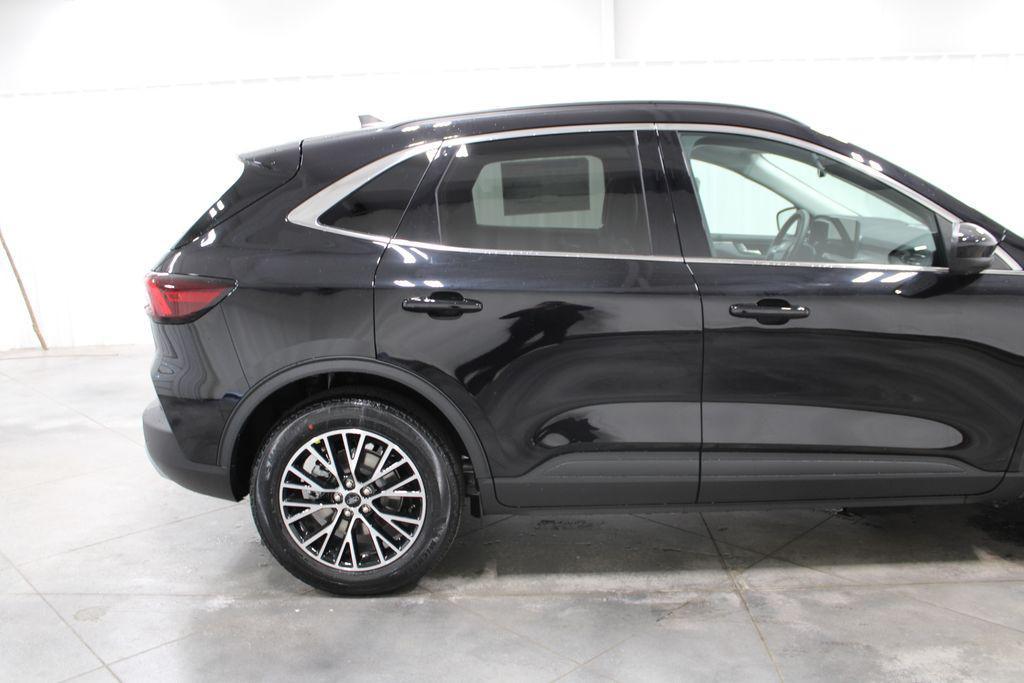 new 2025 Ford Escape PHEV car, priced at $36,588