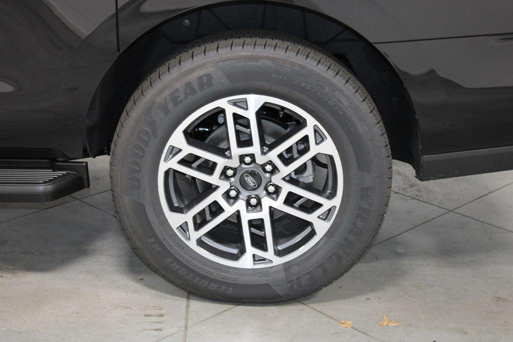 new 2025 Ford Expedition Max car, priced at $69,977
