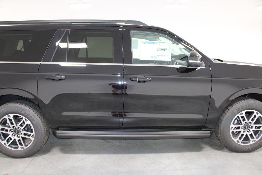 new 2025 Ford Expedition Max car, priced at $69,977