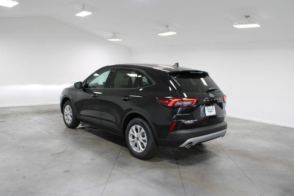 new 2025 Ford Escape car, priced at $25,999