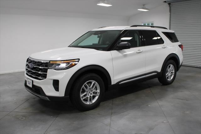 new 2025 Ford Explorer car, priced at $39,722