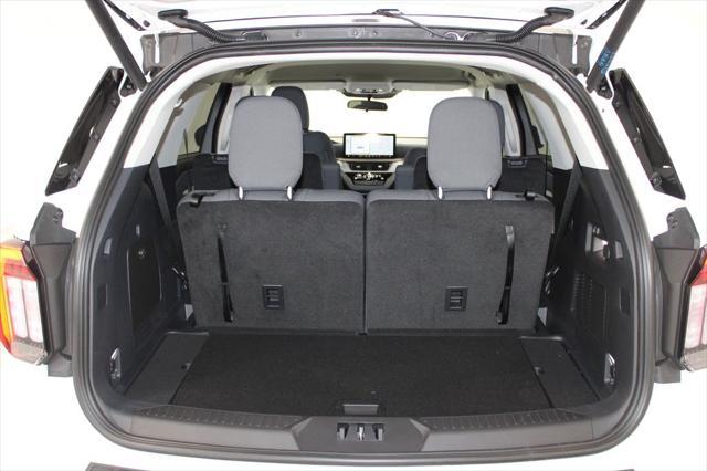new 2025 Ford Explorer car, priced at $39,722