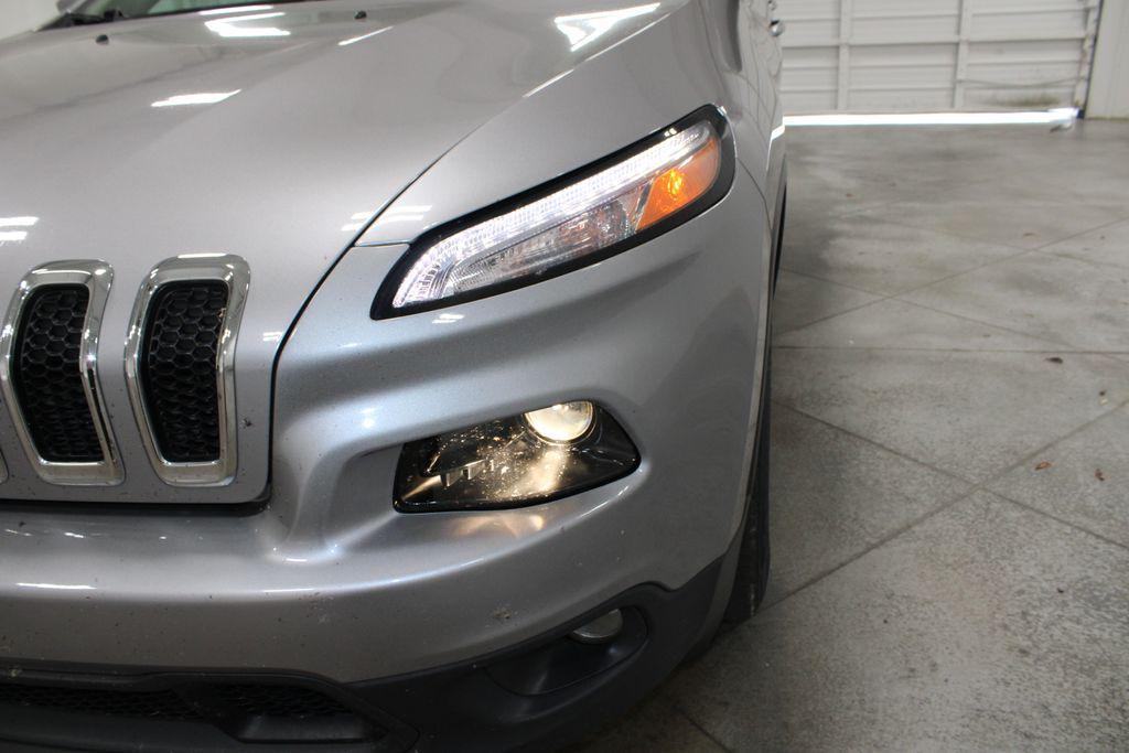 used 2018 Jeep Cherokee car, priced at $14,228