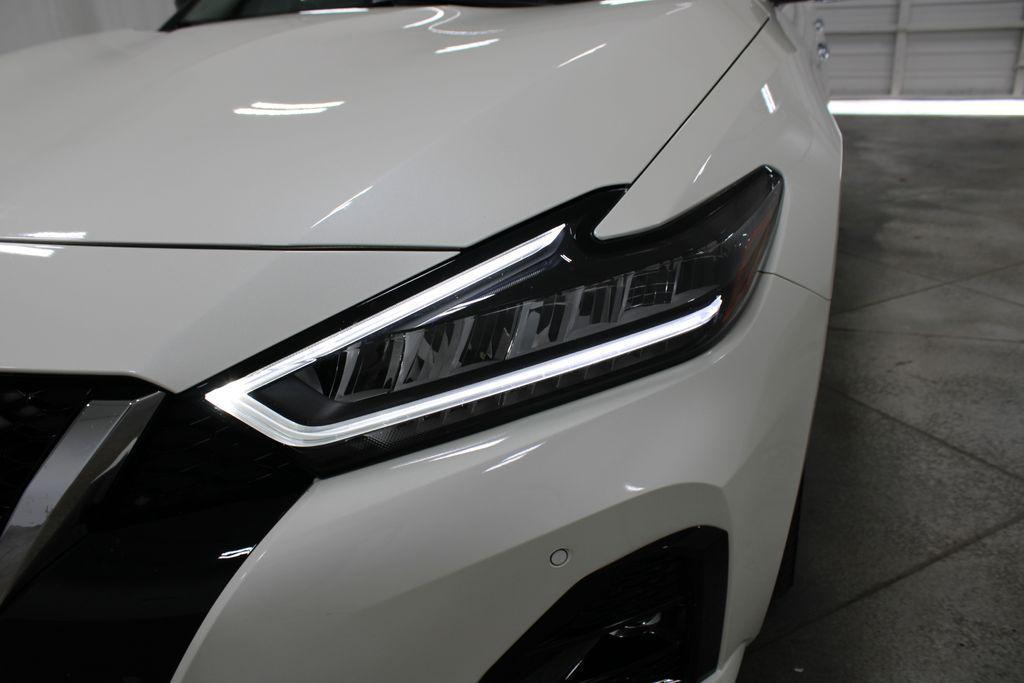 used 2023 Nissan Maxima car, priced at $35,218