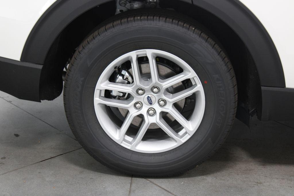 new 2025 Ford Explorer car, priced at $42,297