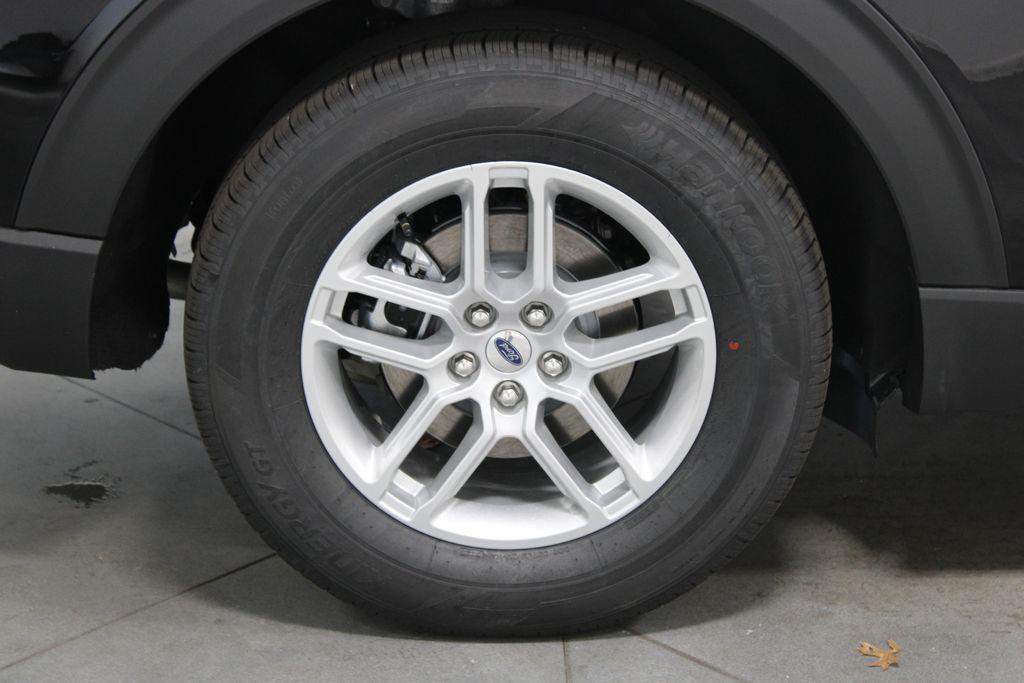 new 2025 Ford Explorer car, priced at $41,174