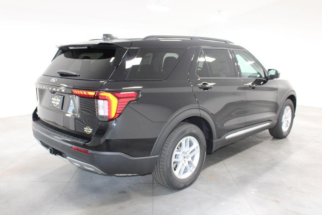 new 2025 Ford Explorer car, priced at $41,174