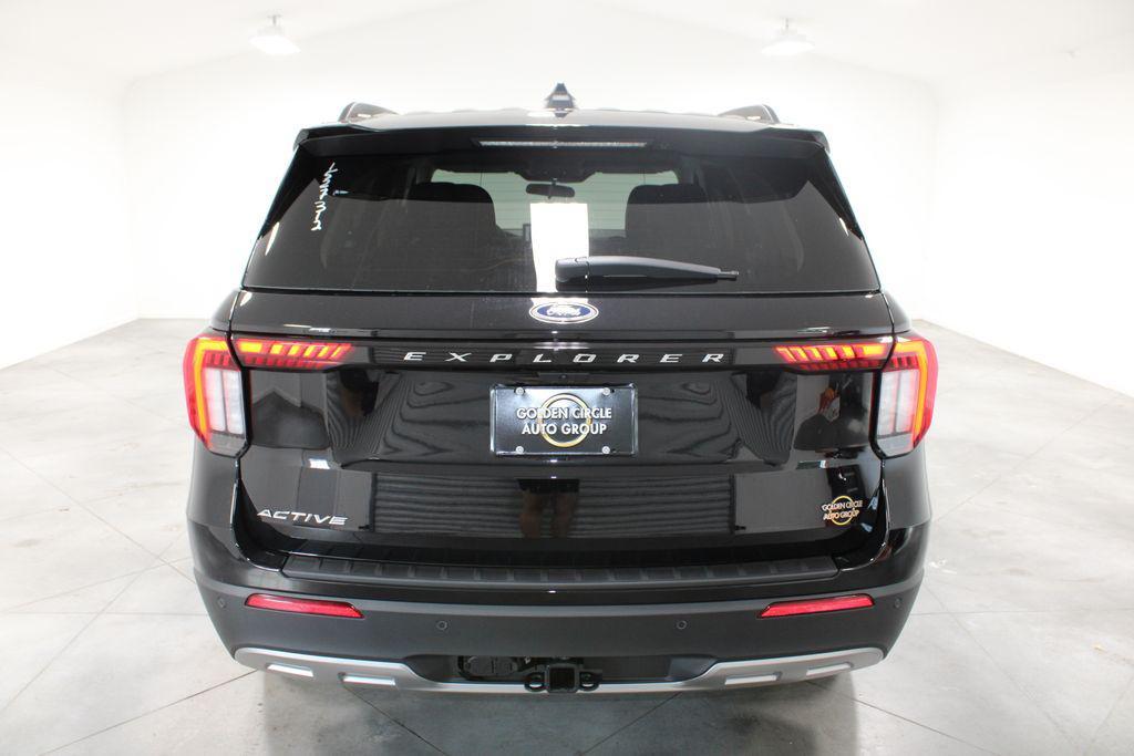 new 2025 Ford Explorer car, priced at $41,174