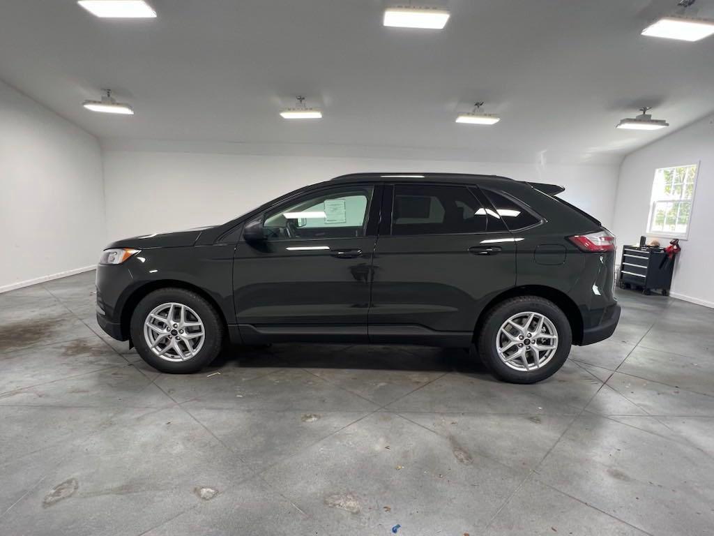 new 2024 Ford Edge car, priced at $29,995