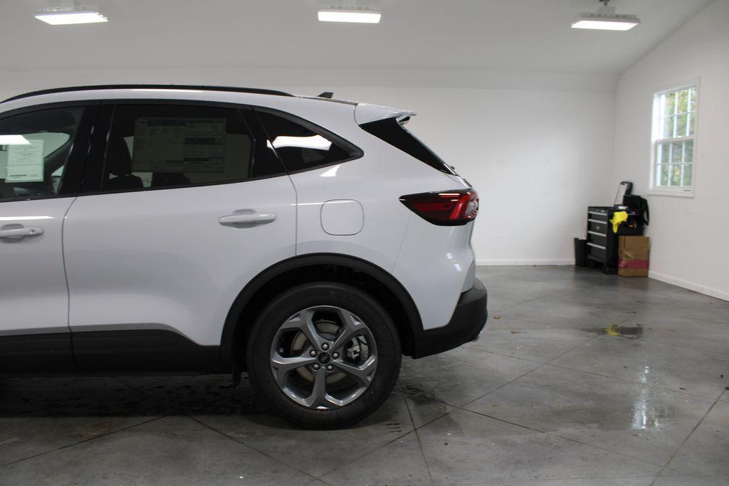 new 2025 Ford Escape car, priced at $25,997