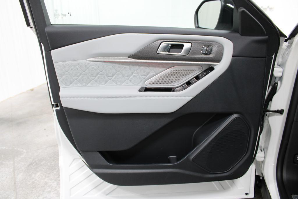 new 2025 Ford Explorer car, priced at $55,288