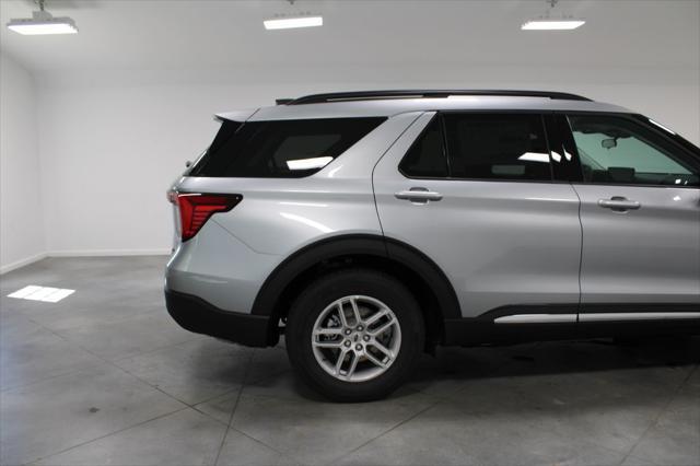 new 2025 Ford Explorer car, priced at $39,581