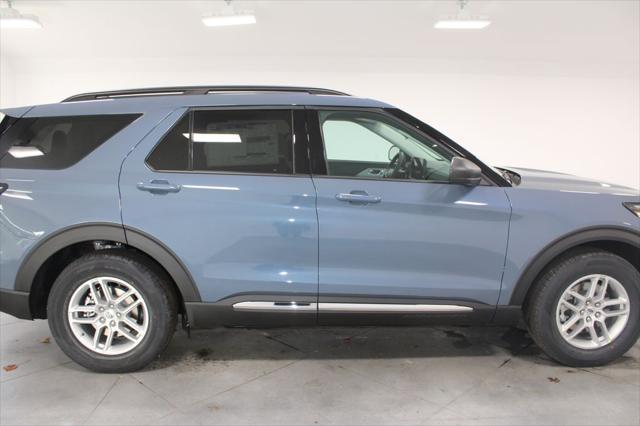 new 2025 Ford Explorer car, priced at $40,106