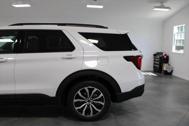 new 2025 Ford Explorer car, priced at $45,234