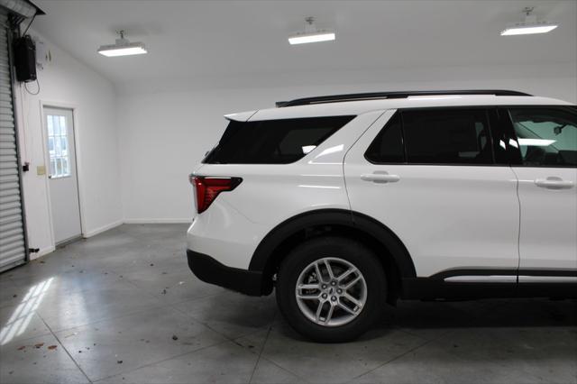 new 2025 Ford Explorer car, priced at $40,571