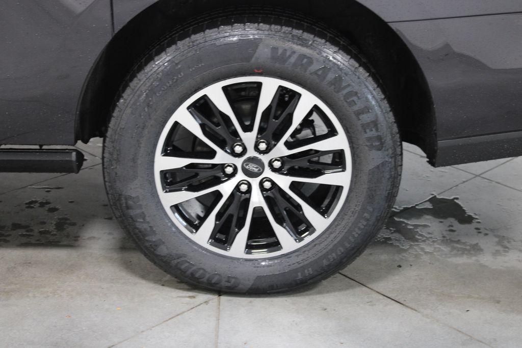 new 2025 Ford Expedition Max car, priced at $77,702