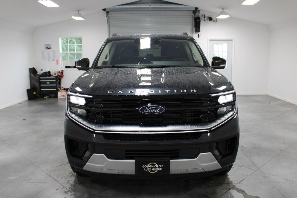 new 2025 Ford Expedition Max car, priced at $77,702
