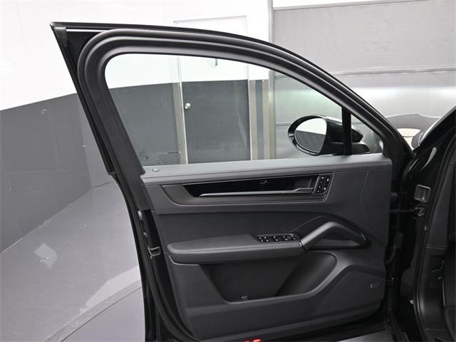 new 2025 Porsche Cayenne car, priced at $159,515
