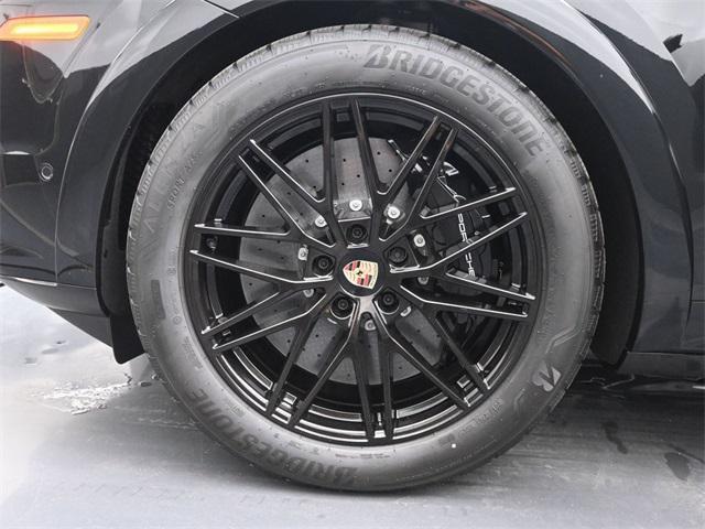 new 2025 Porsche Cayenne car, priced at $159,515