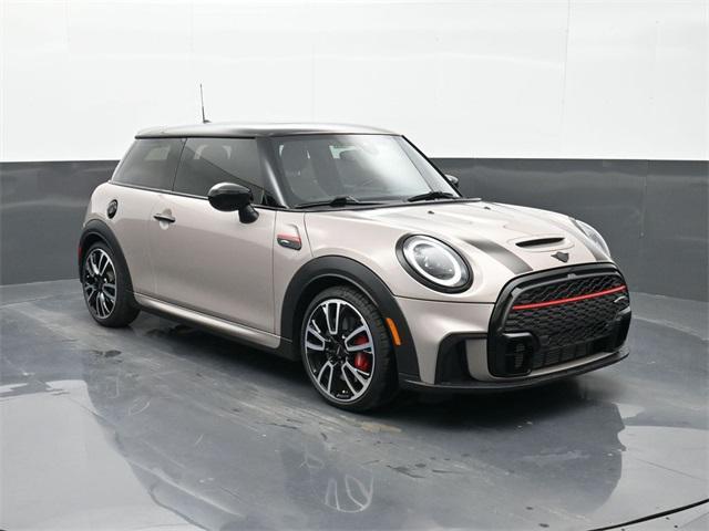 used 2022 MINI Hardtop car, priced at $30,900
