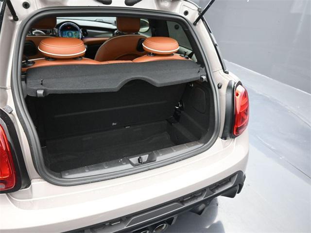 used 2022 MINI Hardtop car, priced at $30,900
