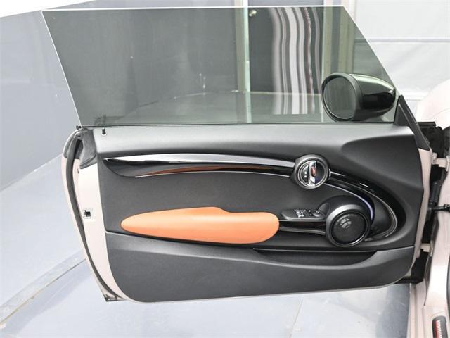 used 2022 MINI Hardtop car, priced at $30,900