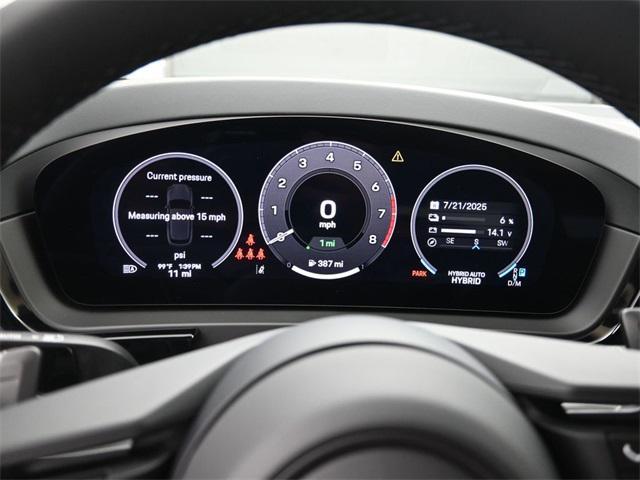 new 2025 Porsche Cayenne car, priced at $131,415