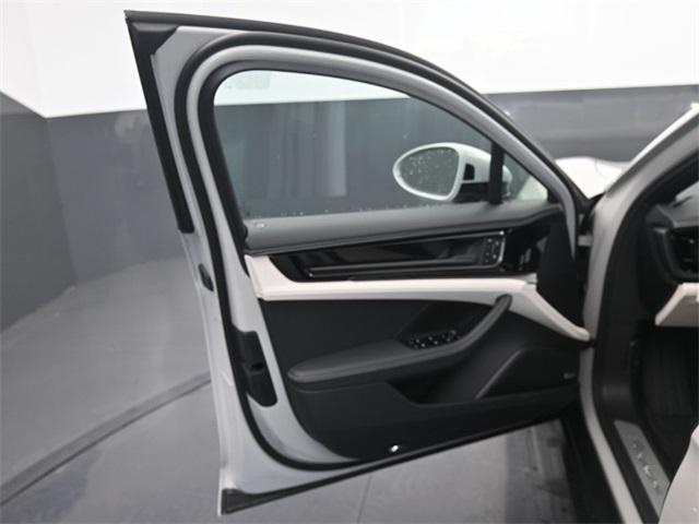 new 2025 Porsche Panamera car, priced at $128,225