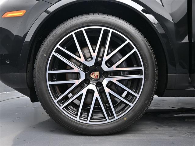 new 2025 Porsche Cayenne car, priced at $124,025
