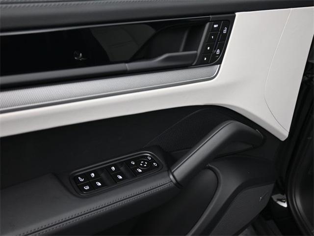 new 2025 Porsche Cayenne car, priced at $124,025