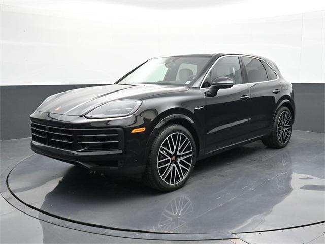 new 2025 Porsche Cayenne car, priced at $124,025