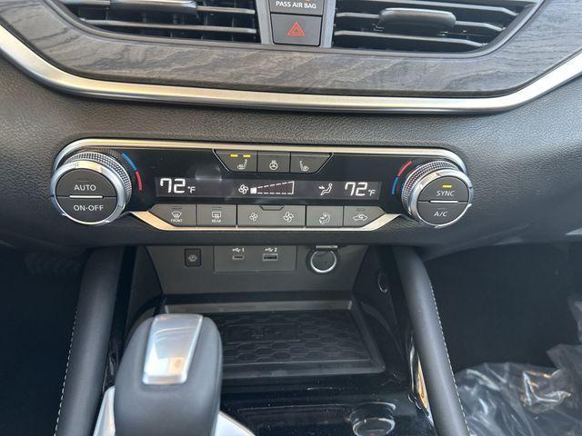 new 2025 Nissan Altima car, priced at $33,102