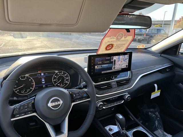 new 2025 Nissan Altima car, priced at $33,102