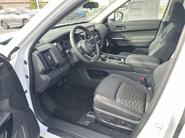 new 2025 Nissan Pathfinder car, priced at $34,957