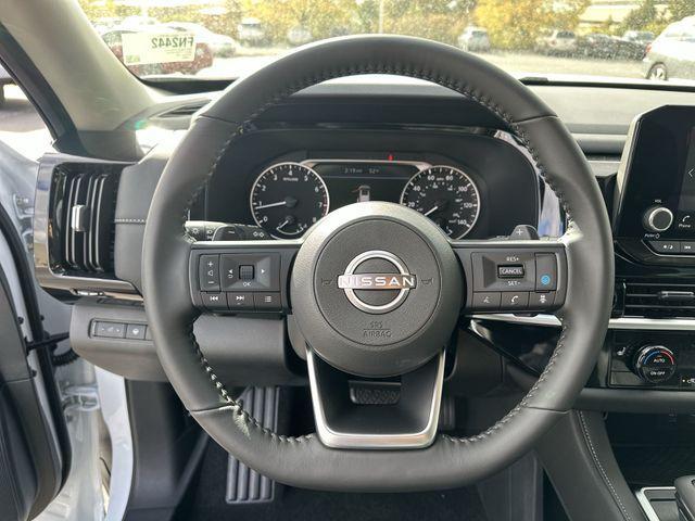 new 2025 Nissan Pathfinder car, priced at $34,957