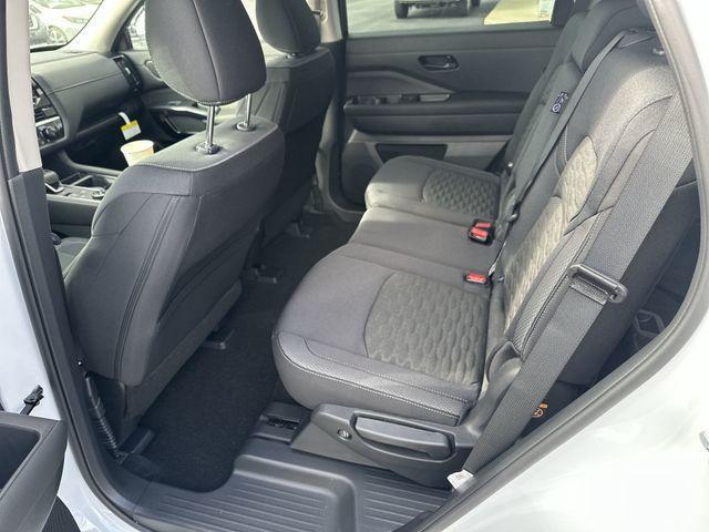 new 2025 Nissan Pathfinder car, priced at $34,957