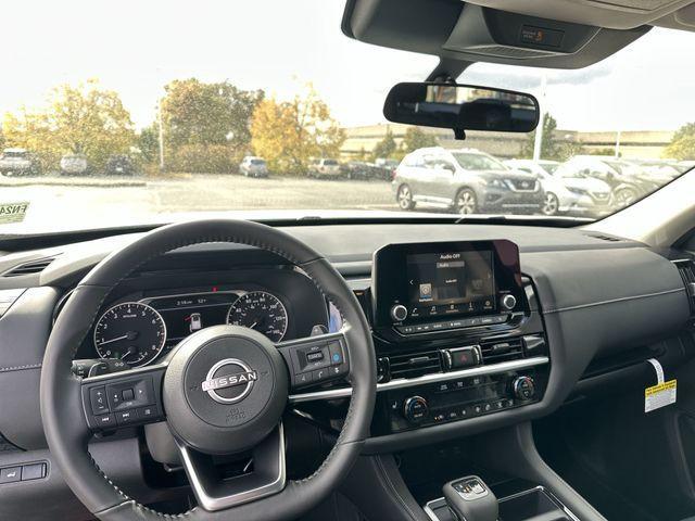 new 2025 Nissan Pathfinder car, priced at $34,957
