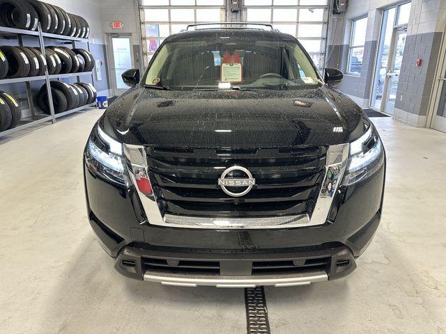 new 2025 Nissan Pathfinder car, priced at $48,673