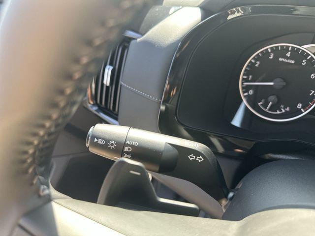 new 2025 Nissan Pathfinder car, priced at $33,911