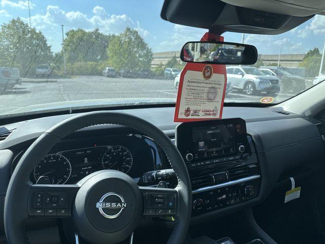 new 2025 Nissan Pathfinder car, priced at $33,911